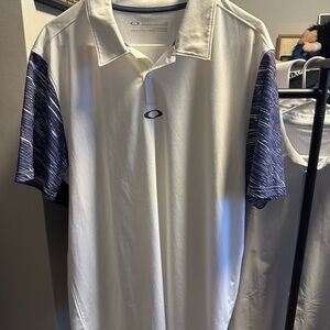 Oakley Men's Polo Shirt in White and Navy